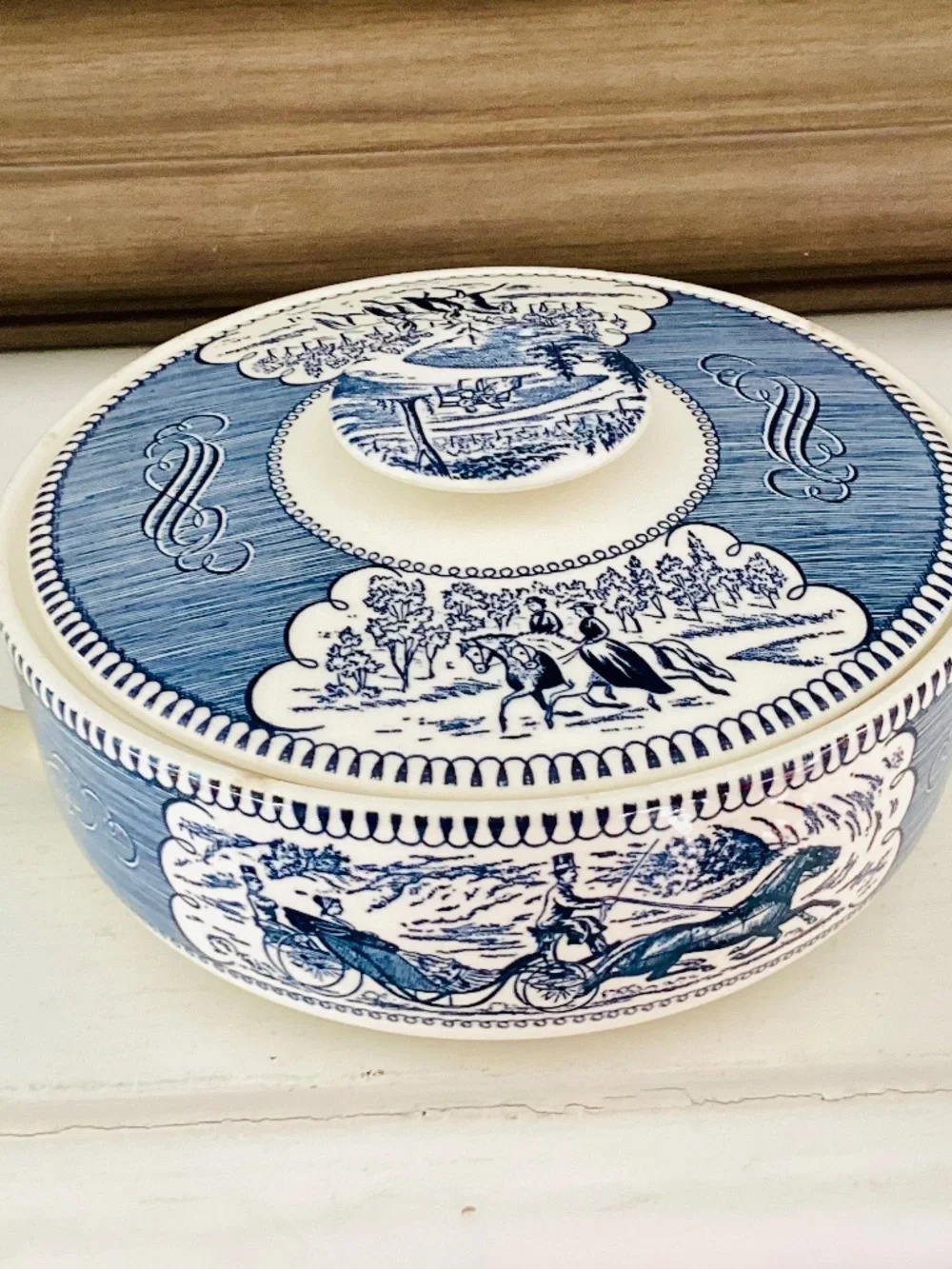 Vintage Royal Currier & Ives Blue Ironstone Scene Ctr 1.25 QT Covered Casserole